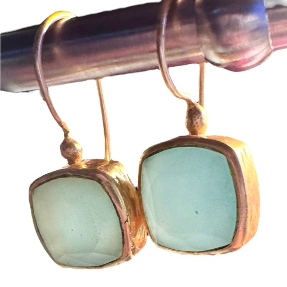 World Market Aqua and gold tone earrings, hook dangling, turquoise - Picture 5 of 6